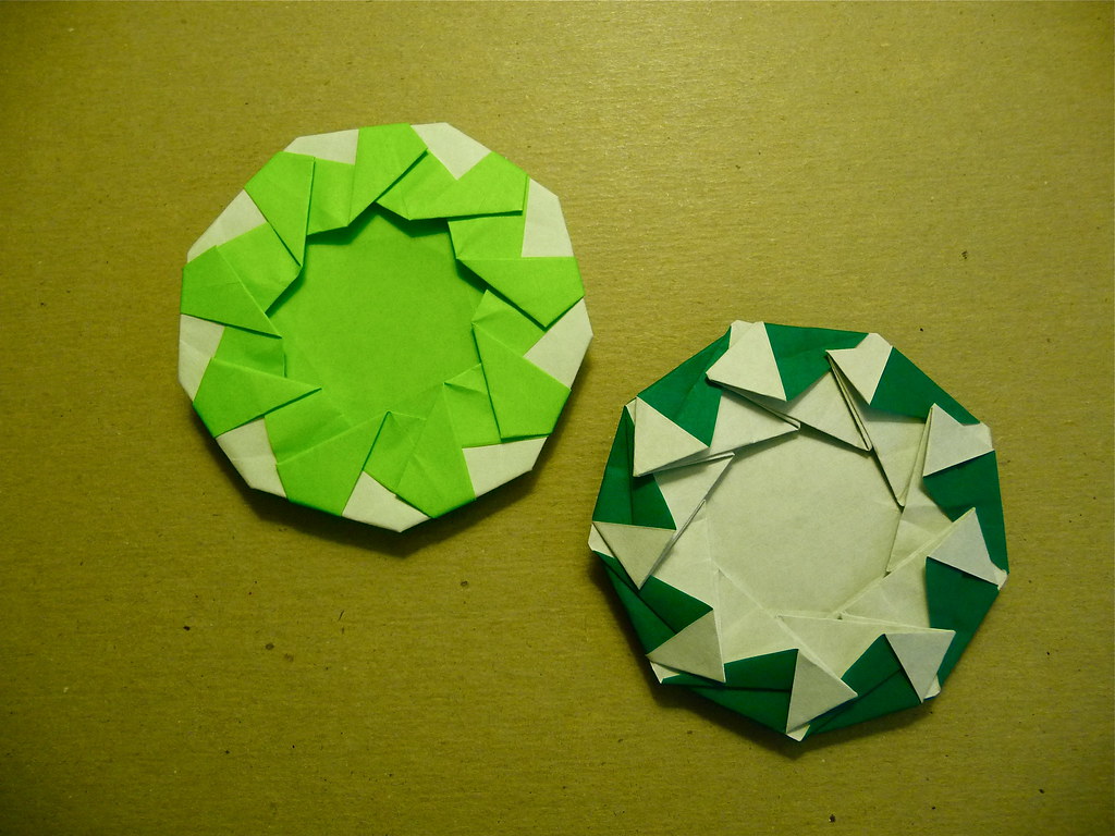 Post-Modular Nonagon Wreaths